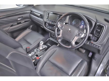 2018 Mitsubishi Outlander - thumbnail 13