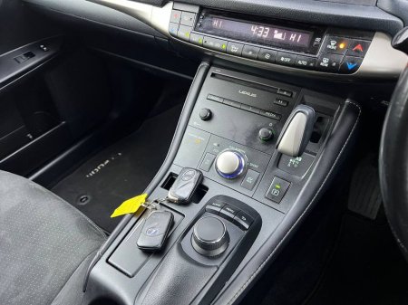 2018 Lexus CT 200 h - thumbnail 11