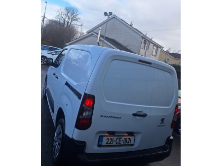 2022 Peugeot Partner PROFESSIONAL PREMIUM BLUEHDI L1 €12,900 thumbnail