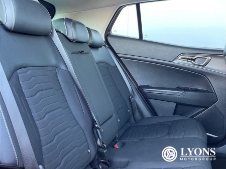 2022 Kia Sportage 1.6 PHEV K3 €31,950 thumbnail