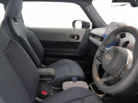 2024 MINI Hatch Cooper C 3 Door €34,900 thumbnail