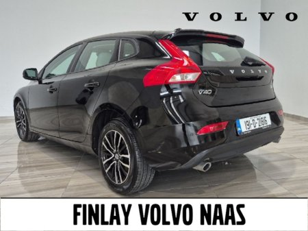 2019 Volvo V40 - view 3