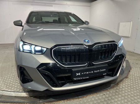 2024 BMW 5 Series - thumbnail 19