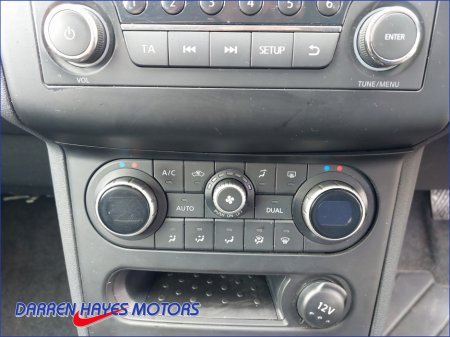 2012 Nissan Qashqai - thumbnail 16