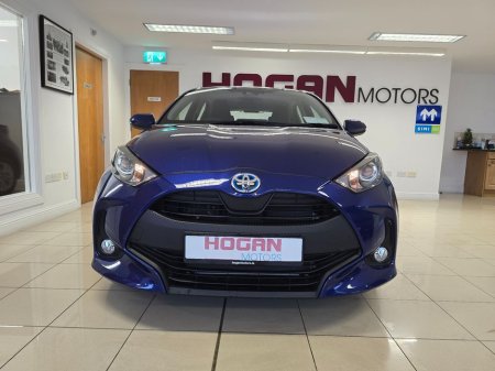 2023 Toyota Yaris - thumbnail 2