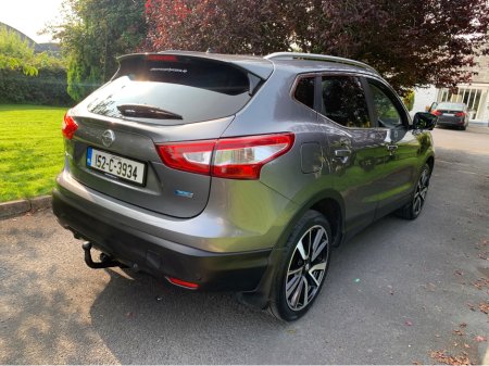 2015 Nissan Qashqai 1.5 SVE LEATHER + GLASS ROYALE ROOF E 4DR €8,995