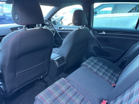 2014 Volkswagen Golf - thumbnail 21