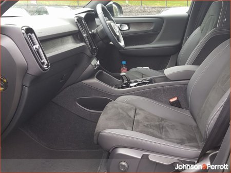 2023 Volvo XC40 - thumbnail 7