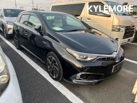 2016 Toyota Auris G PACKAGE - BLACK & WHITE LEATHER UPHOLSTERY - FACTORY ALLOYS - TOYOTA SAFETY SENSE - REVERSE CAMERA €13,950 thumbnail
