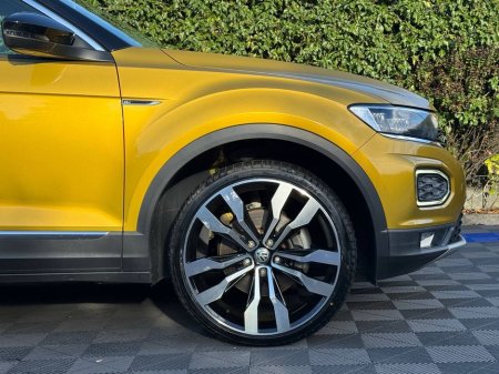 2020 Volkswagen T-Roc HIGHLINE R-LINE PACK 2.0 TDI // SERVICE HISTORY // NEW 20" DIAMOND CUT ALLOYS // APPLE CARPLAY/ANDROID AUTO €23,900 thumbnail