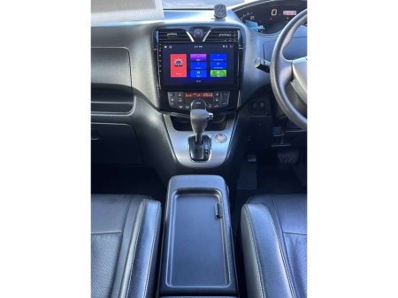 2015 Nissan Serena - thumbnail 17