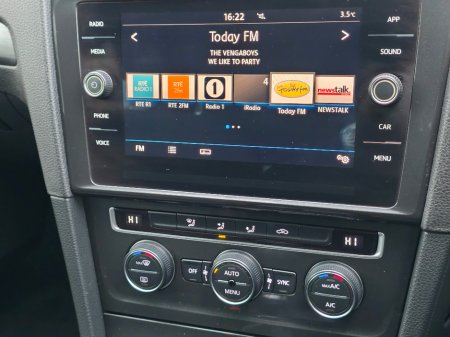 2018 Volkswagen Golf Comfortline 1.0tsi M6F 110HP 5 €15,950 thumbnail