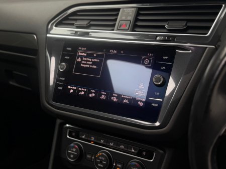 2020 Volkswagen Tiguan Allspace R-LINE 2.0TDI 150HP 7 SEATER *PAN ROOF* €32,990 thumbnail