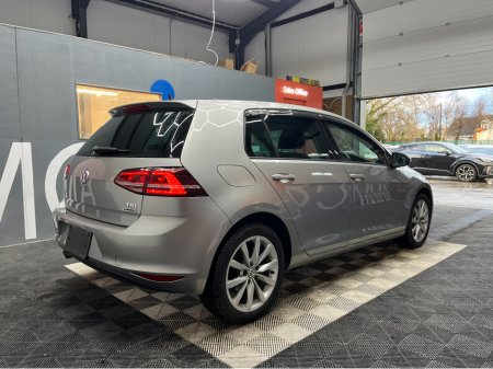 2016 Volkswagen Golf €15950 2016 VOLKSWAGEN GOLF 1.2 TSI CONFORTLINE CONNECT 1.2 AUTOMATIC / CRUISE CONTROL / REVERSE CAMERA €15,950 thumbnail
