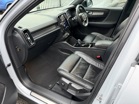 2021 Volvo XC40 - thumbnail 5