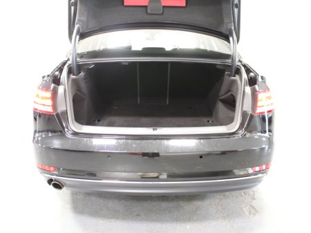 2017 Audi A4 LIMOUSINE 1.4 TFSI 150 SE ULTRA 4DR €14,950 thumbnail