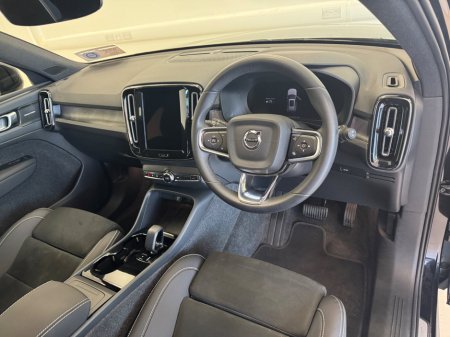 2023 Volvo XC40 - thumbnail 9