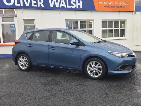 2017 Toyota Auris - thumbnail 2