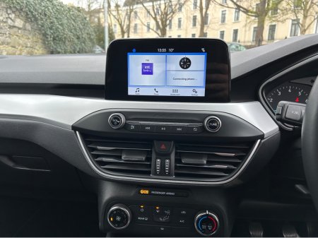 2019 Ford Focus - thumbnail 11