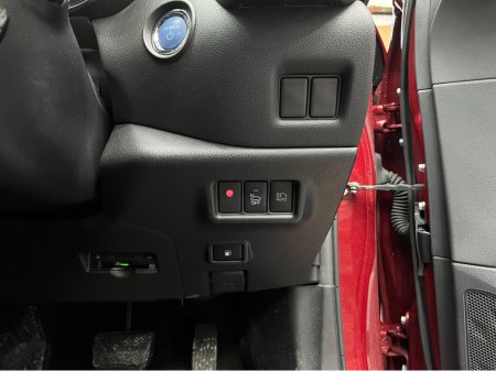 2019 Toyota C-HR 2019 TOYOTA C-HR G 1.8 AUTOMATIC / CRUISE CONTROL / REVERSE CAMERA / HEATED SEATS AND MORE thumbnail