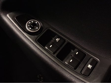 2016 Hyundai i20 DELUXE - LOW KLMS €10,995 thumbnail