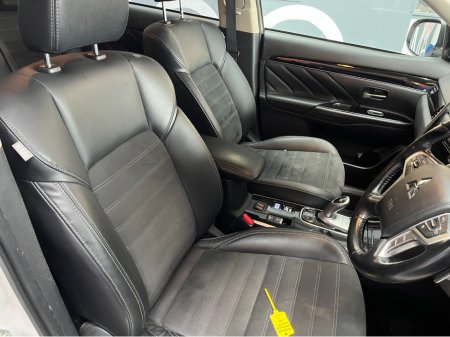 2020 Mitsubishi Outlander €24950! 2020 MITSUBISHI OUTLANDER PHEV G 2.4 AUTOMATIC / CRUISE CONTROL / 360° PARKING CAMERA / PADDLE SHIFTERS / ELECTRIC HEATED SEATS / HEATED STEERING WHEEL €24,950 thumbnail