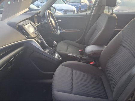 2017 Opel Zafira - thumbnail 5