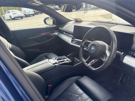 2024 BMW 5 Series - thumbnail 10