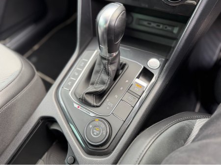 2019 Volkswagen Tiguan R-LINE 4WD - 2.0L DIESEL - AUTO - 12M WARRANTY - CAR: 1724 €32,950 thumbnail