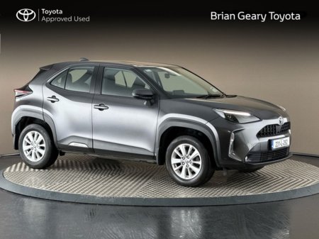 2023 Toyota Yaris Cross HYBRID LUNA €26,950 thumbnail