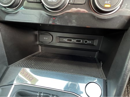 2020 Volkswagen Tiguan R-LINE 4MOTION AUTOMATIC 2.0 DIESEL //LOW MILES//HIGH SPEC//HEATED FRONT AND REAR SEATS//HEAD UP DISPLAY//360 PARKING CAMERAS// €34,950 thumbnail