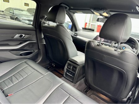 2021 BMW 3 Series - thumbnail 10