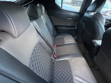 2023 Toyota C-HR 1.8 HYBRID SOL €24,850 thumbnail