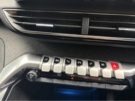 2022 Peugeot 5008 - thumbnail 17