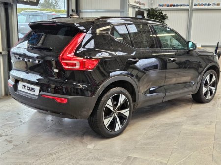 2022 Volvo XC40 - view 3
