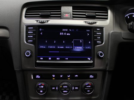 2017 Volkswagen Golf 1.2 TSI COMFORTLINE €16,450 thumbnail