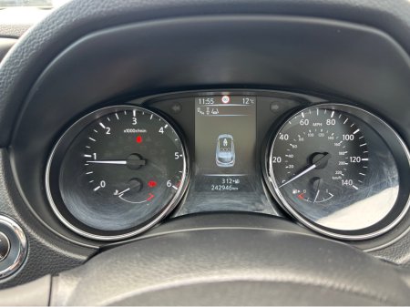 2016 Nissan Qashqai - thumbnail 21