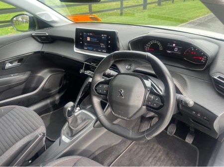 2022 Peugeot 208 - thumbnail 8