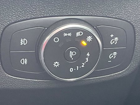 2022 Ford Focus - thumbnail 8