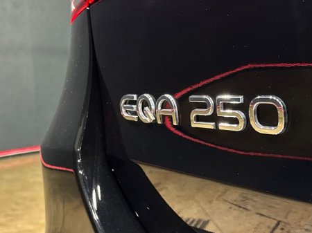 2022 Mercedes-Benz EQA EQA 250 AMG LINE - HEATED SEATS - REVERSE CAMERA - AMBIENT LIGHTING - ELECTRIC TAILGATE €28,950 thumbnail