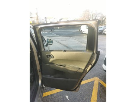 2014 Peugeot 5008 ACTIVE 1.6 HDI 115 4DR €5,500 thumbnail