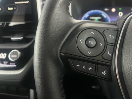 2025 Toyota Corolla Cross HYBRID SPORT €39,950 thumbnail