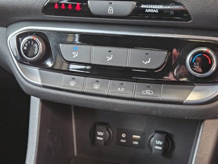 2017 Hyundai i30 - thumbnail 12