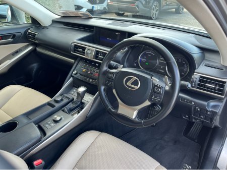 2018 Lexus IS 300 h - thumbnail 14