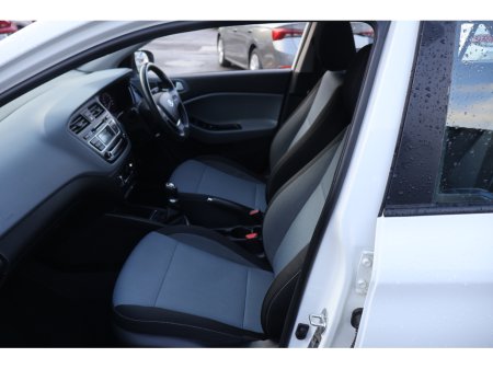 2017 Hyundai i20 ACTIVE DELUXE Only 74,000Km Exceptional! €12,995 thumbnail