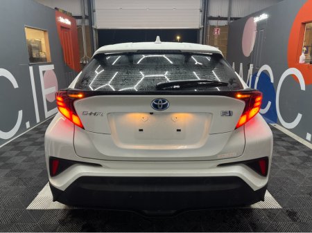 2020 Toyota C-HR €21950 2020 TOYOTA C-HR G 1.8 AUTOMATIC / REVERSE CAMERA / HEATED SEATS / CRUISE CONTROL €21,950 thumbnail