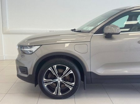 2020 Volvo XC40 - view 4