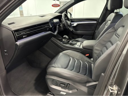2023 Volkswagen Touareg V6 BLACK EDITION 3.0 TDI AUTO VW/AUDI SPECIALISTS WWW.DENISDARCYCARS.IE €84,950 thumbnail