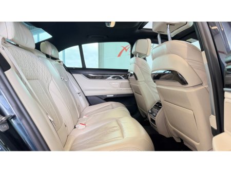 2018 BMW 7 Series - thumbnail 8