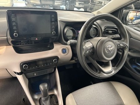 2023 Toyota Yaris - thumbnail 8